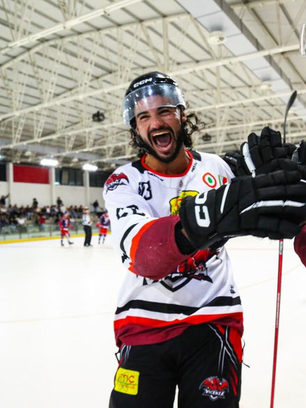 Valentín González, jugador de hockey línea de Vicenza Hockey y del Doussoux Team